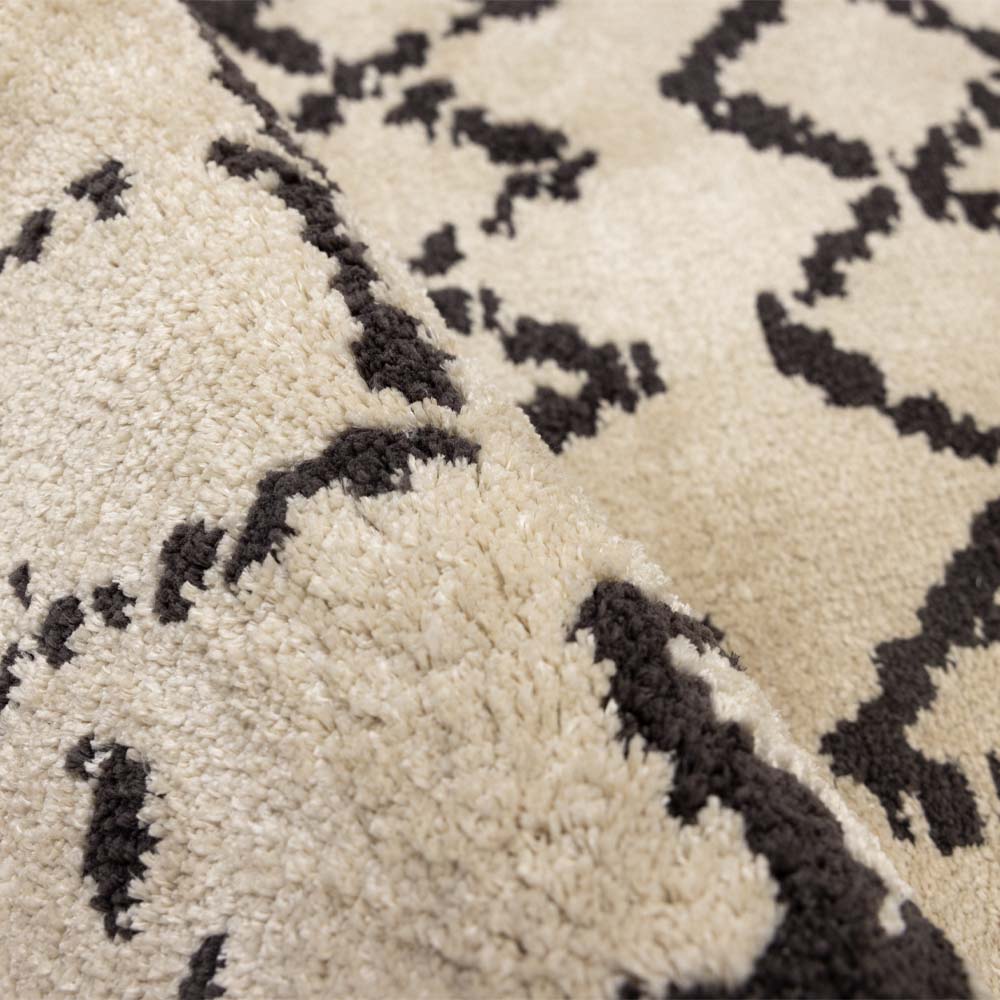 Handcrafted Tufted Rug